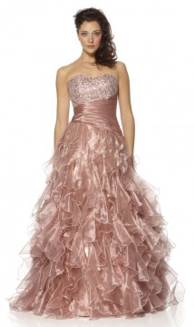 Amazing ball gown in organza. Prom Dress